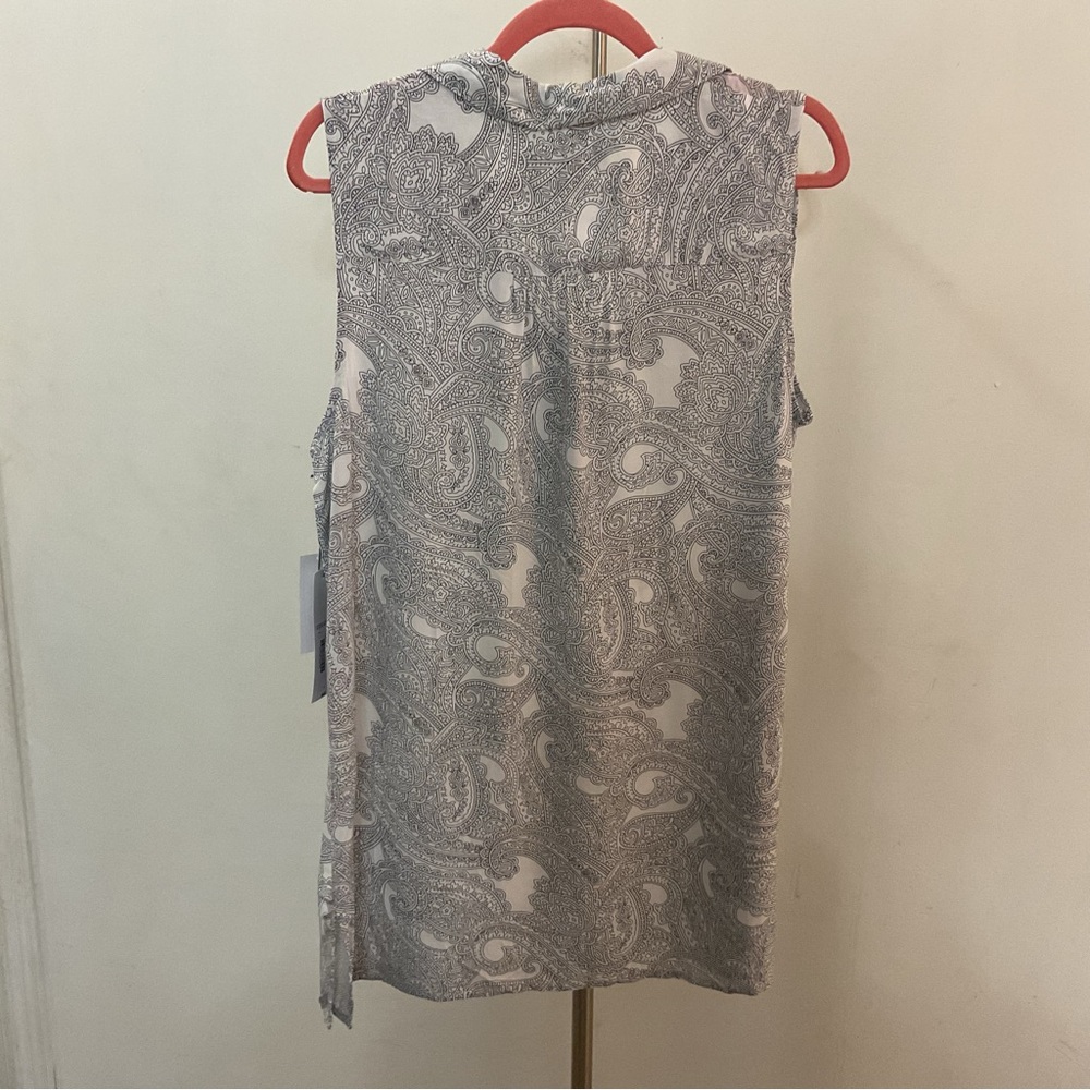 Liz Claiborne  Sleeveless Black and White Floral Blouse Size L NWT - Picture 9 of 10